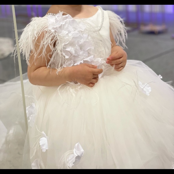 White little girl princess dress. 3T.